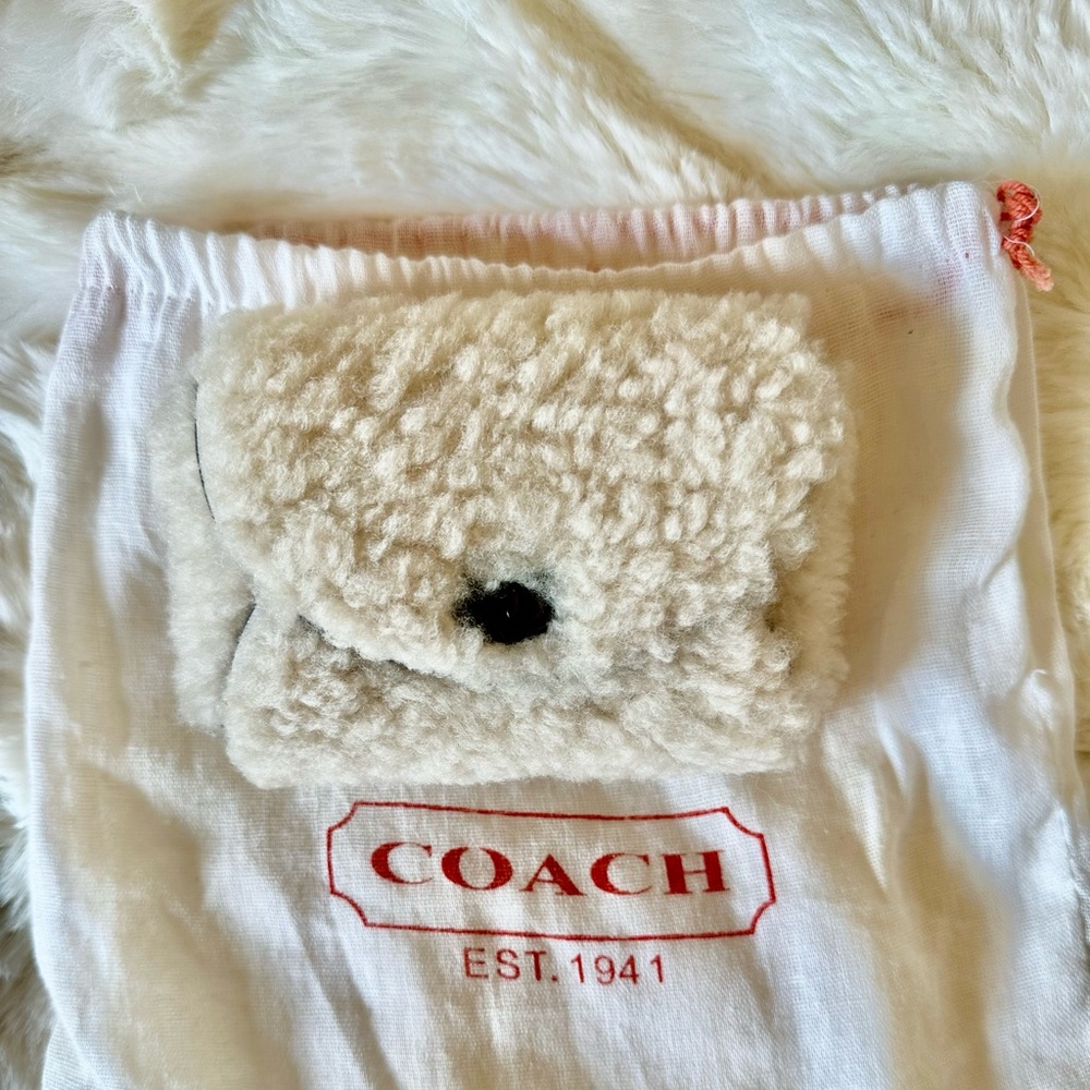 *AUTHENTIC* COACH SHEARLING TURN LOCK COIN PURSE🐑